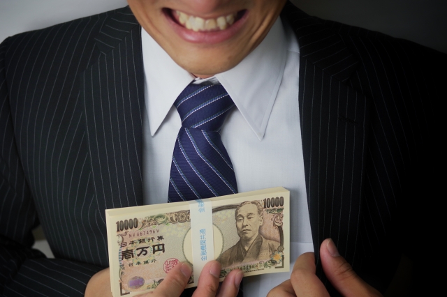 ヤミ金業者は金をせしめてほくそ笑む。別府市で弁護士に無料相談して解決へ